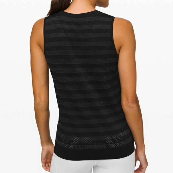 Lululemon Breeze By Muscle Tank - Picture 4 of 10